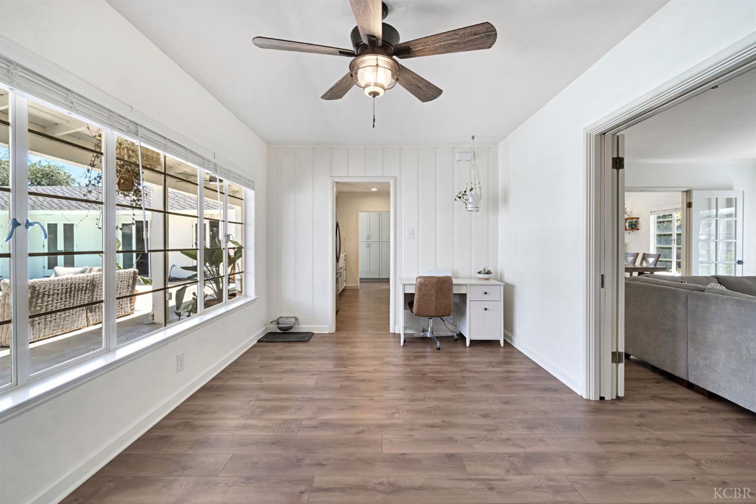 146 W Colonial Dr, Hanford, CA 93230
