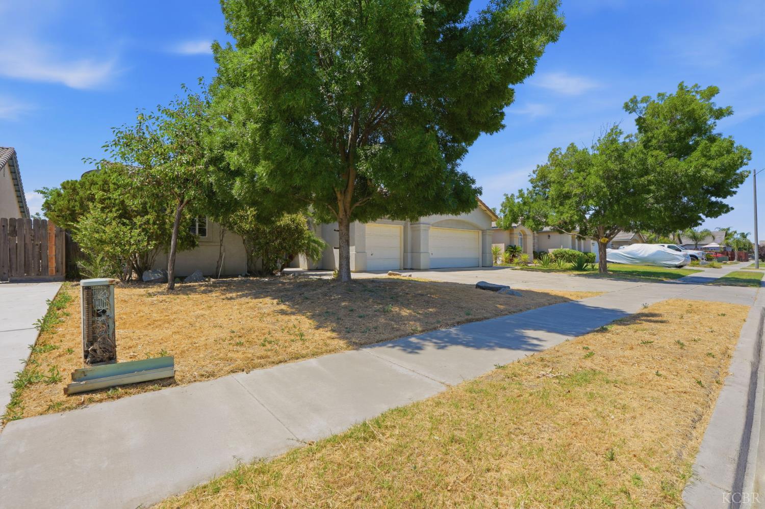 1623 Humbolt St, Lemoore, CA 93245