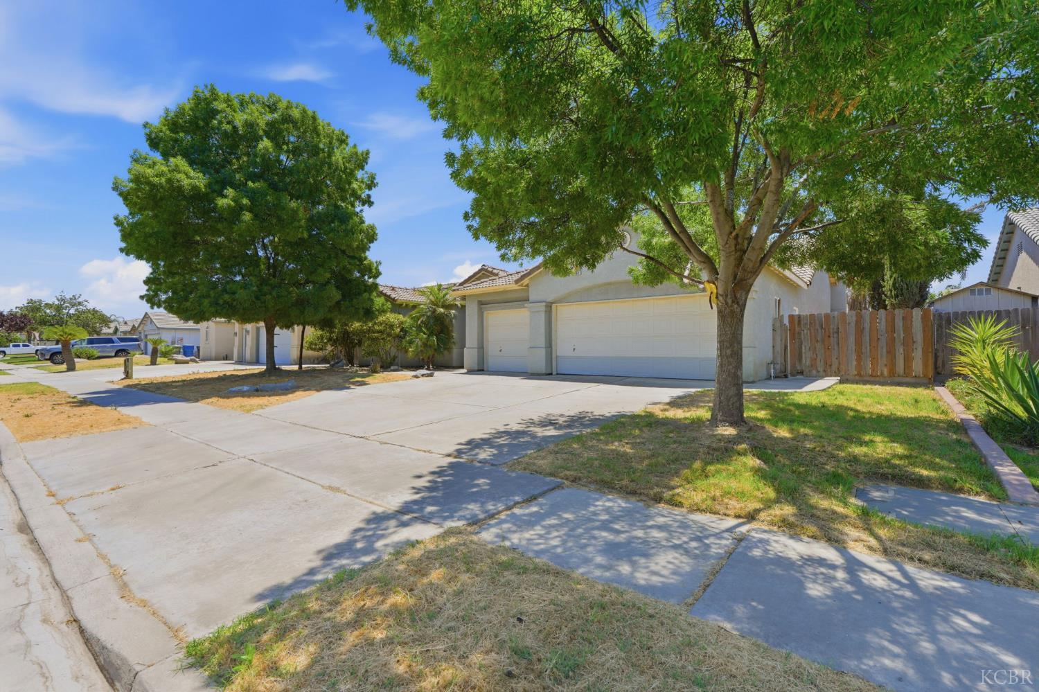 1623 Humbolt St, Lemoore, CA 93245