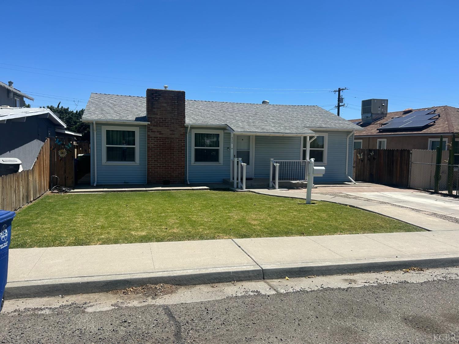 404 E San Mateo St, Avenal, CA 93204