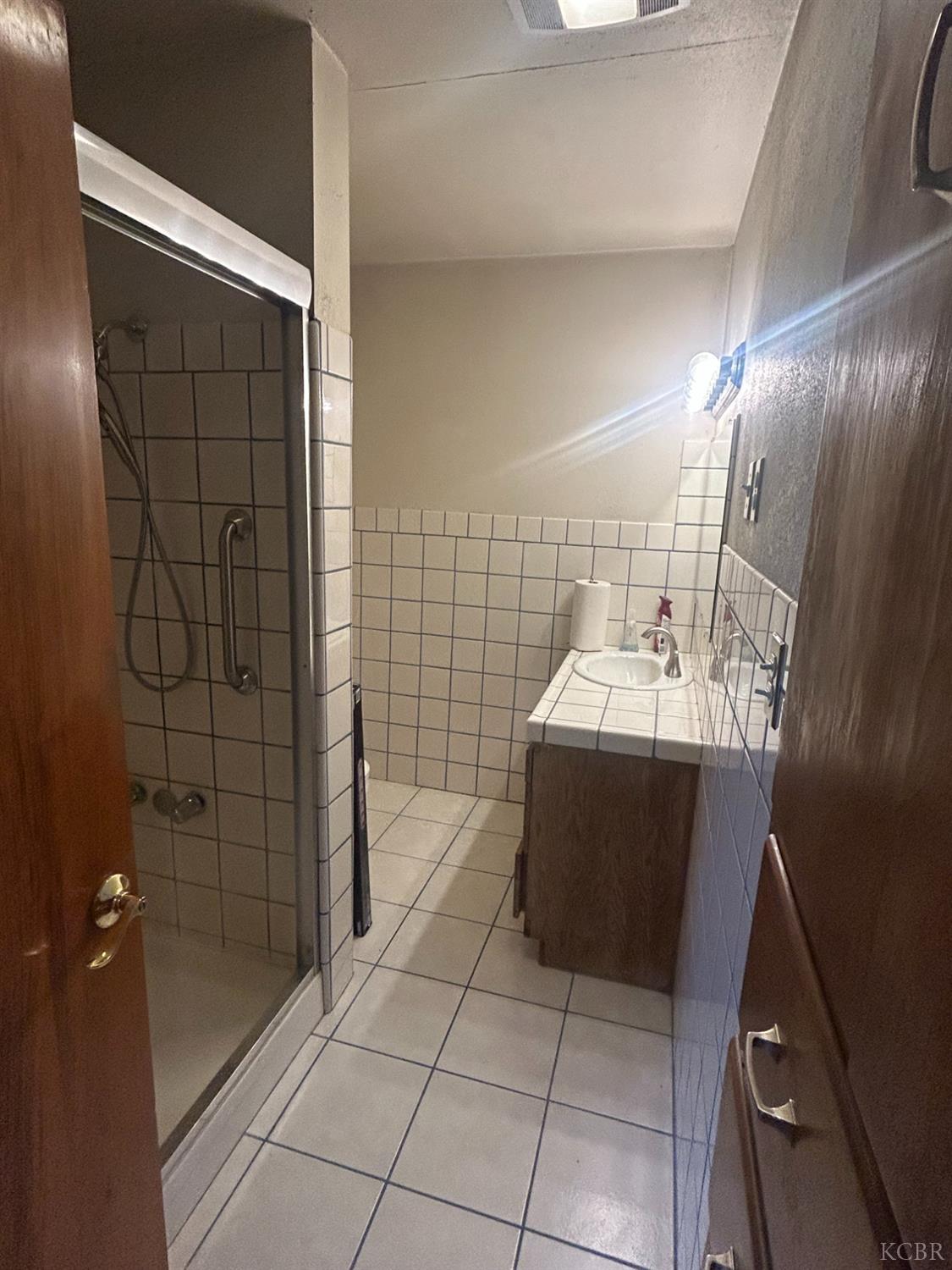 404 E San Mateo St, Avenal, CA 93204