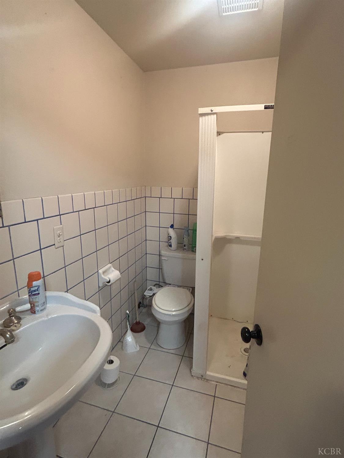 404 E San Mateo St, Avenal, CA 93204