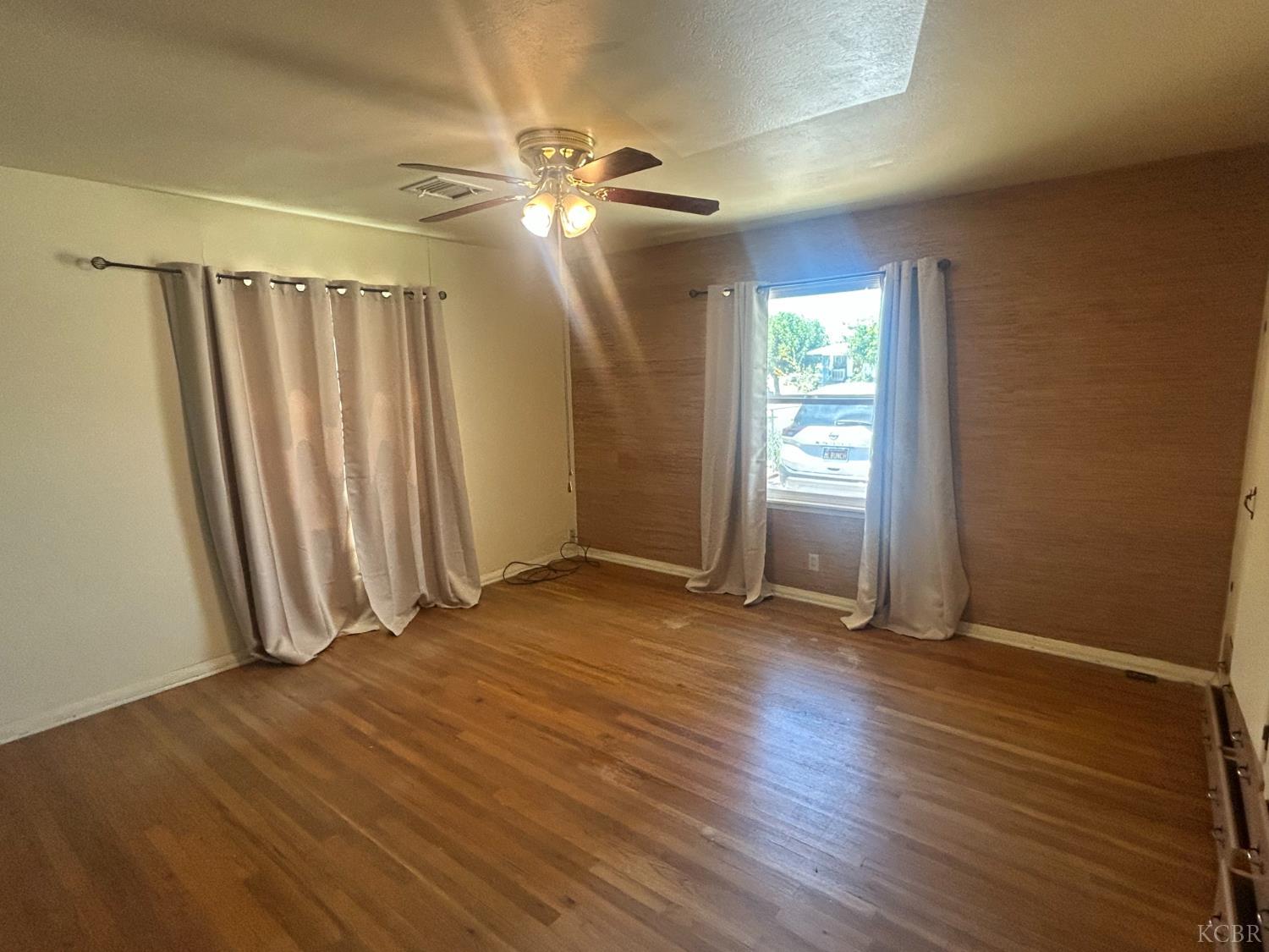 404 E San Mateo St, Avenal, CA 93204