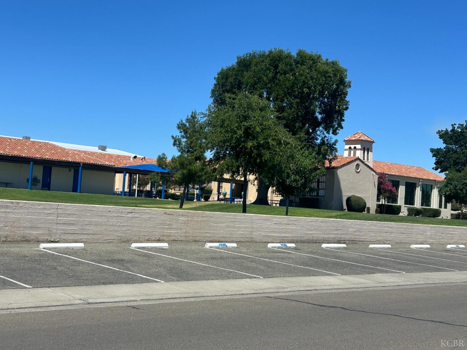 404 E San Mateo St, Avenal, CA 93204