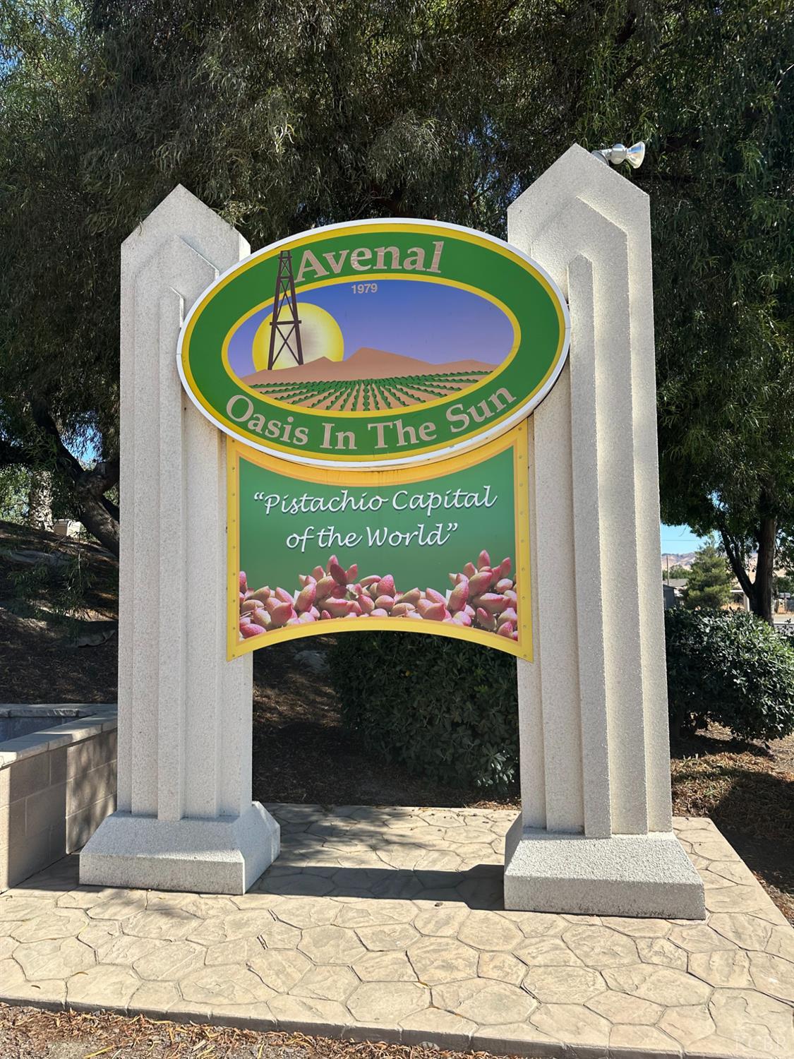404 E San Mateo St, Avenal, CA 93204