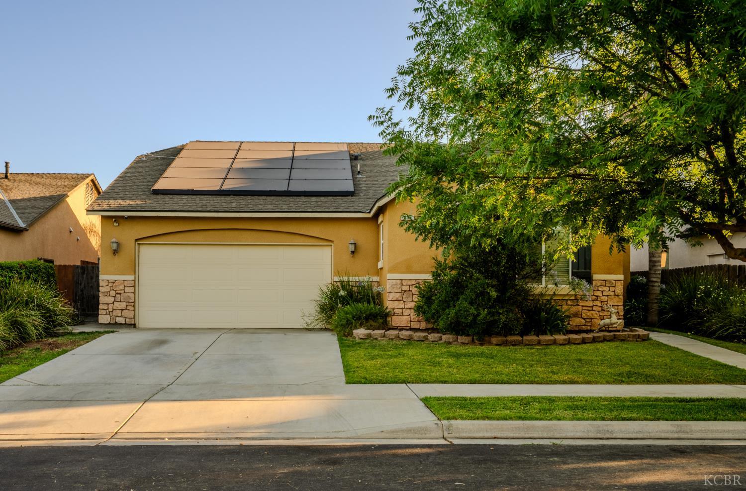636 Firenze St, Lemoore, CA 93245