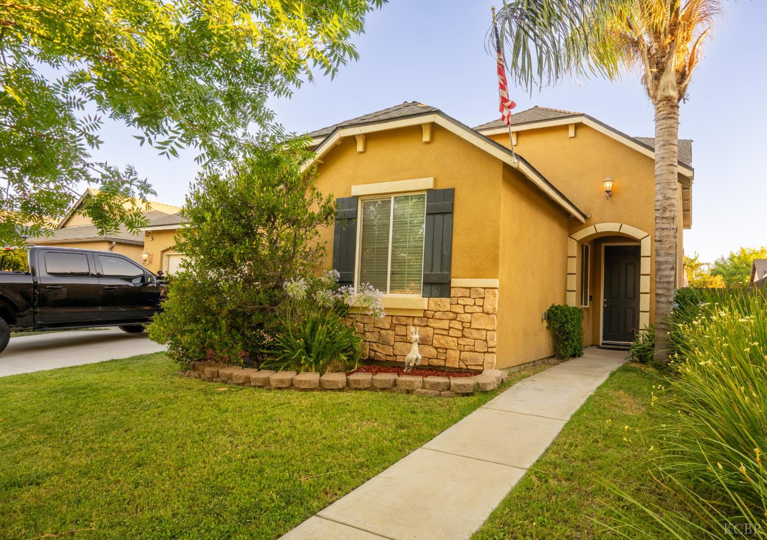 636 Firenze St, Lemoore, CA 93245