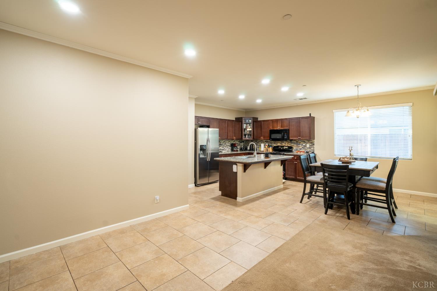 636 Firenze St, Lemoore, CA 93245