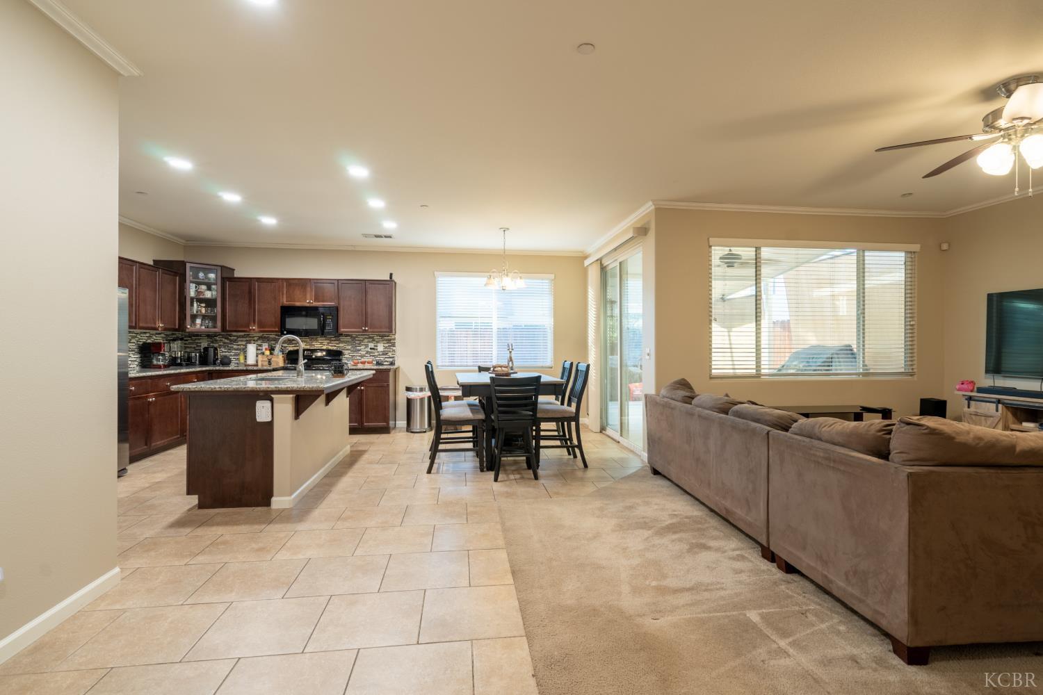 636 Firenze St, Lemoore, CA 93245