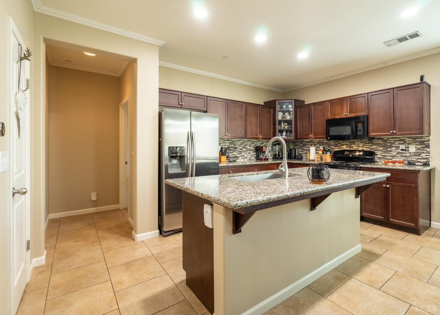 636 Firenze St, Lemoore, CA 93245