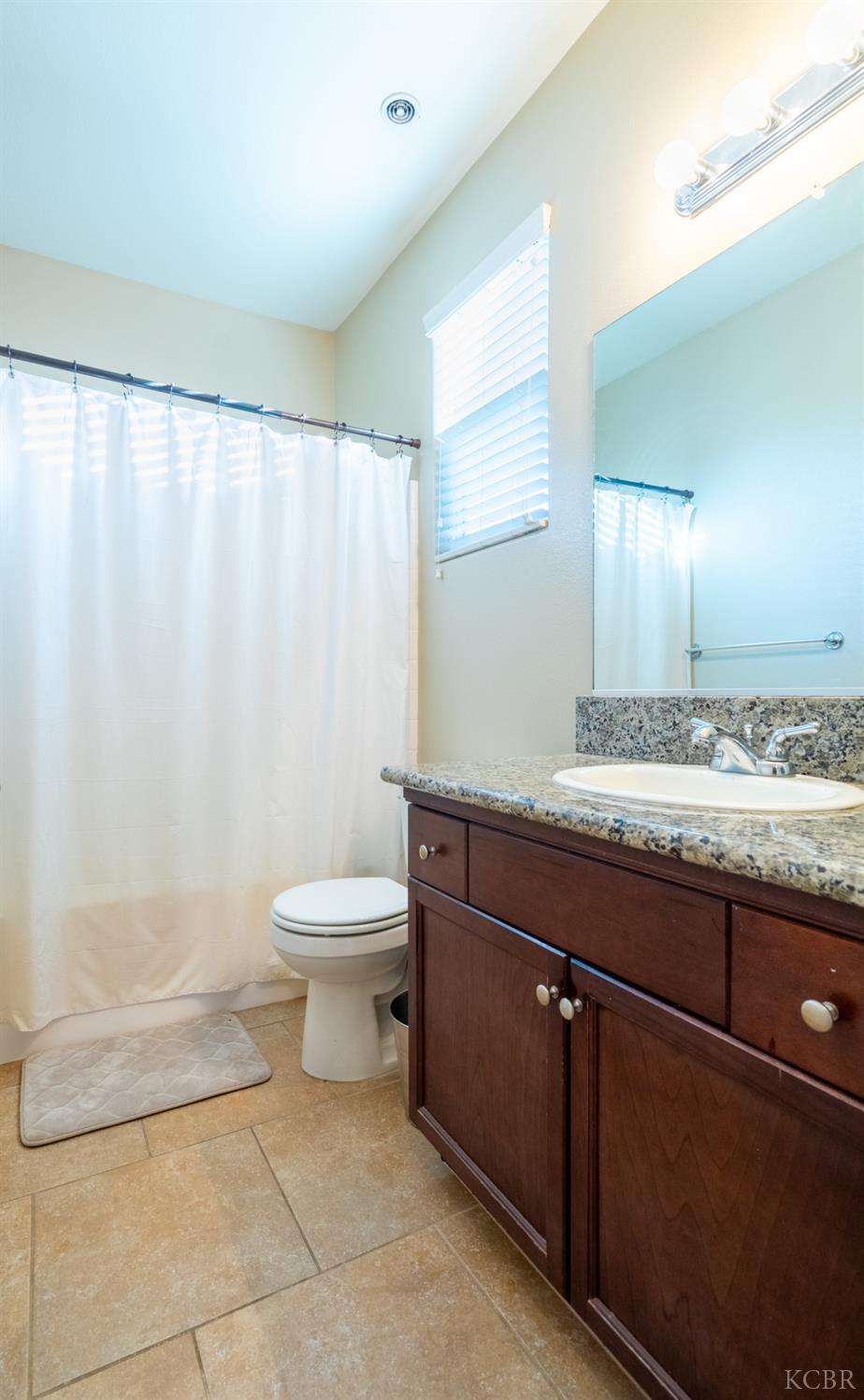 636 Firenze St, Lemoore, CA 93245