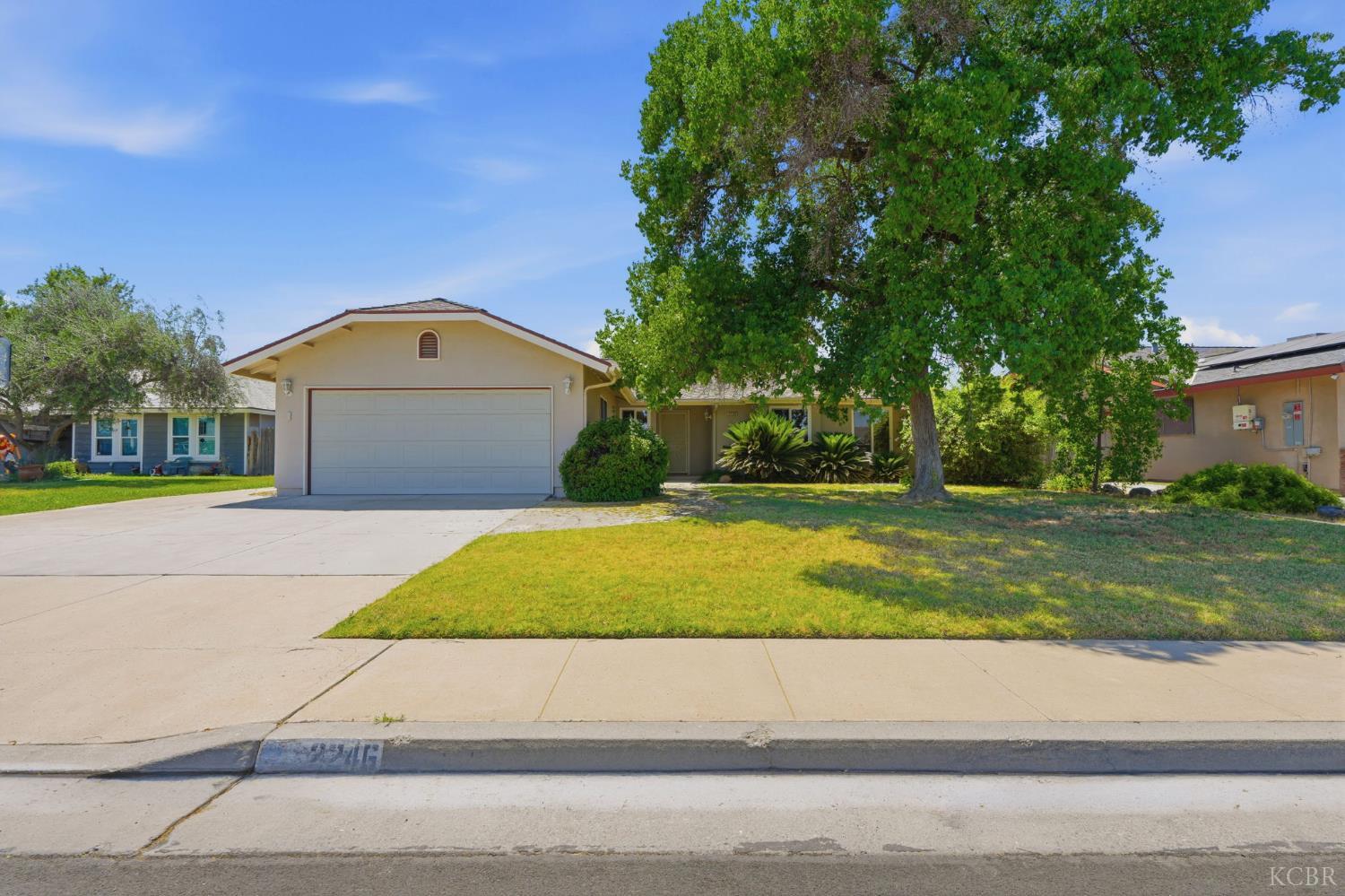 2246 Lemonwood Ct, Hanford, CA 93230