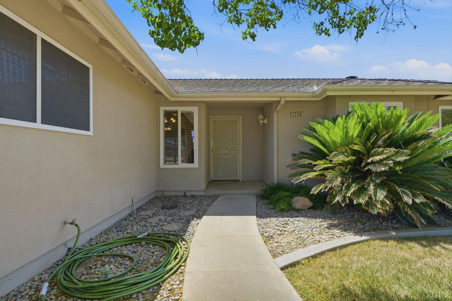 2246 Lemonwood Ct, Hanford, CA 93230