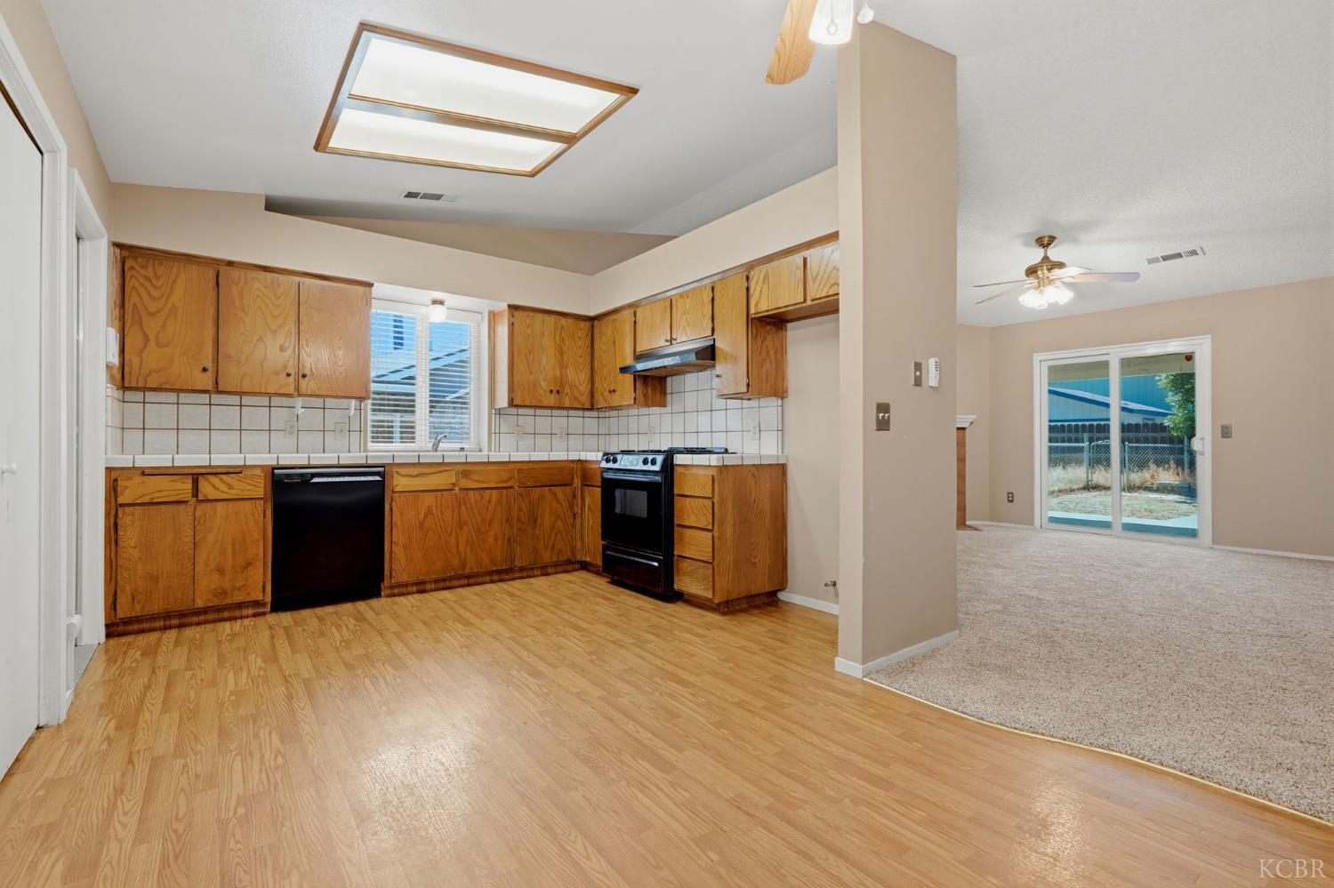 2246 Lemonwood Ct, Hanford, CA 93230