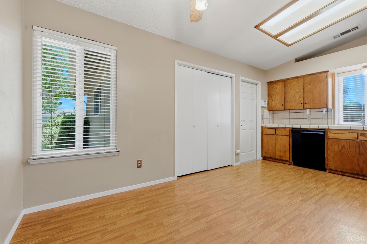 2246 Lemonwood Ct, Hanford, CA 93230