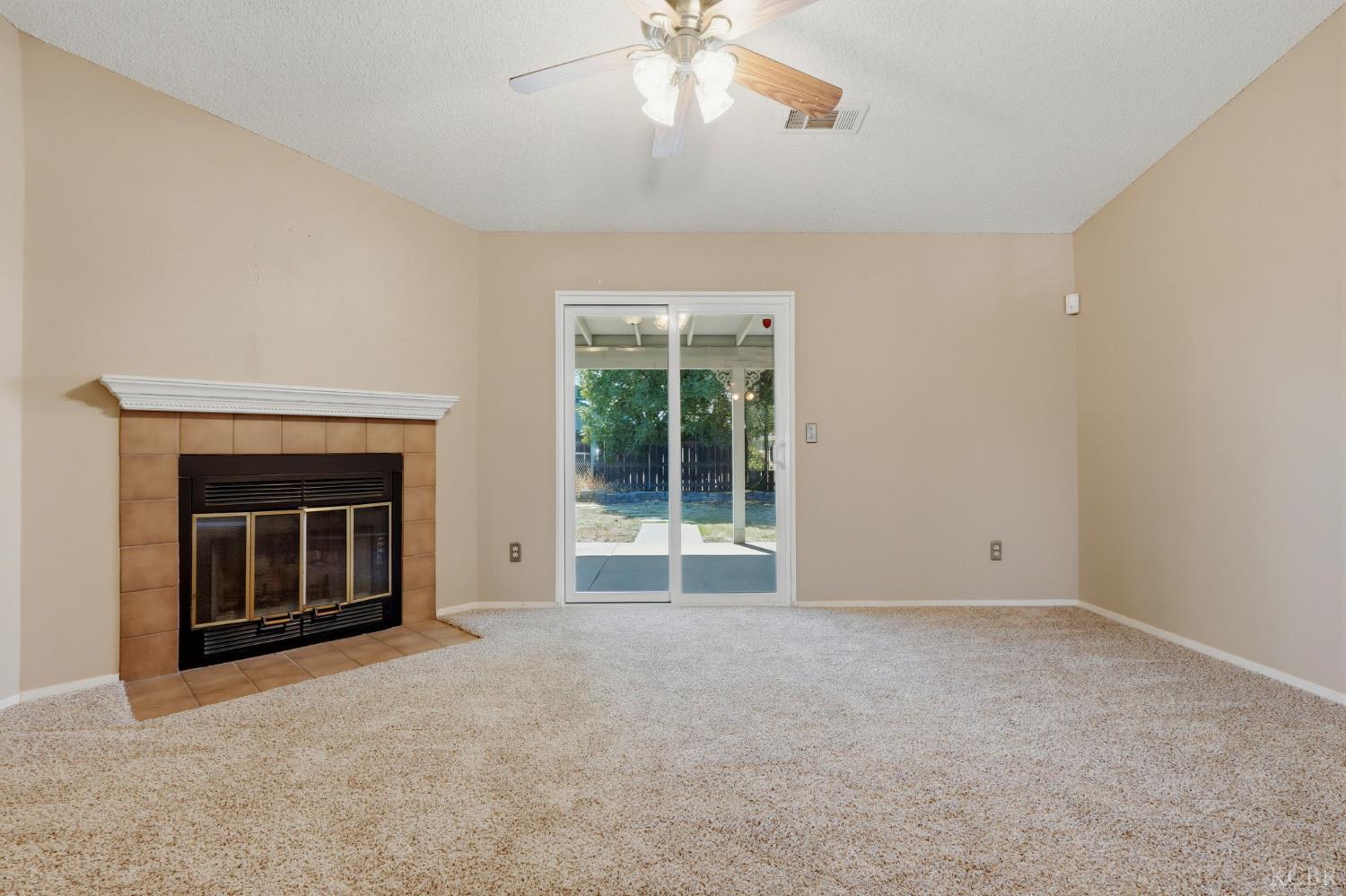2246 Lemonwood Ct, Hanford, CA 93230