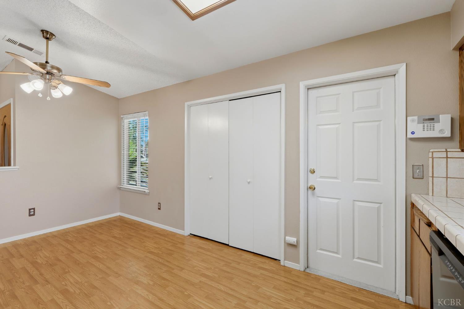 2246 Lemonwood Ct, Hanford, CA 93230