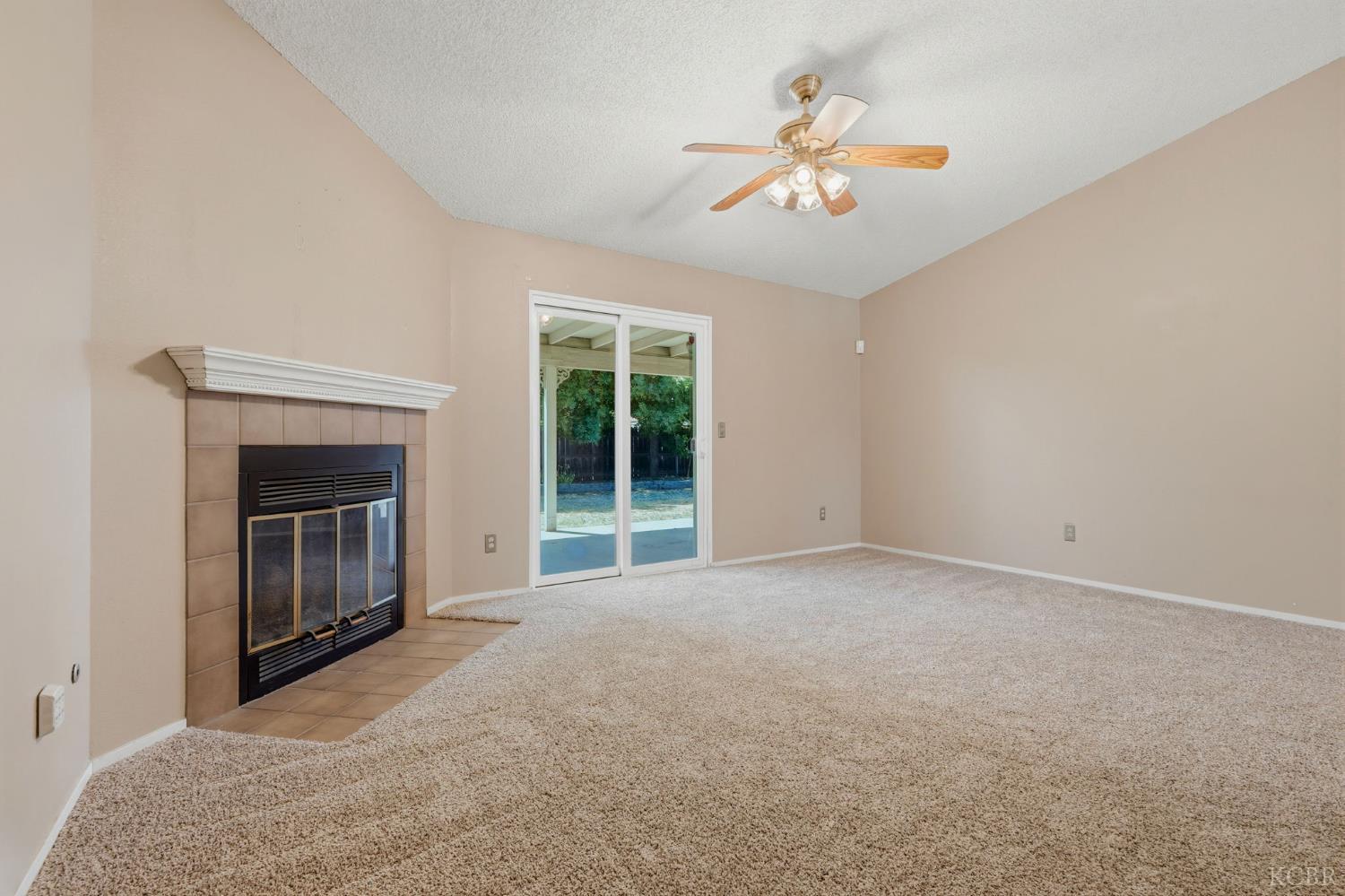 2246 Lemonwood Ct, Hanford, CA 93230