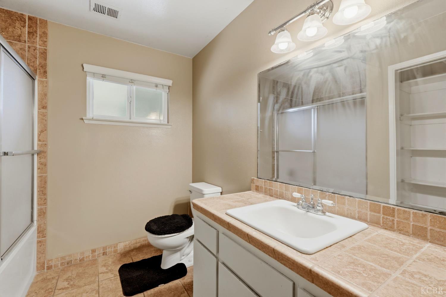 2246 Lemonwood Ct, Hanford, CA 93230