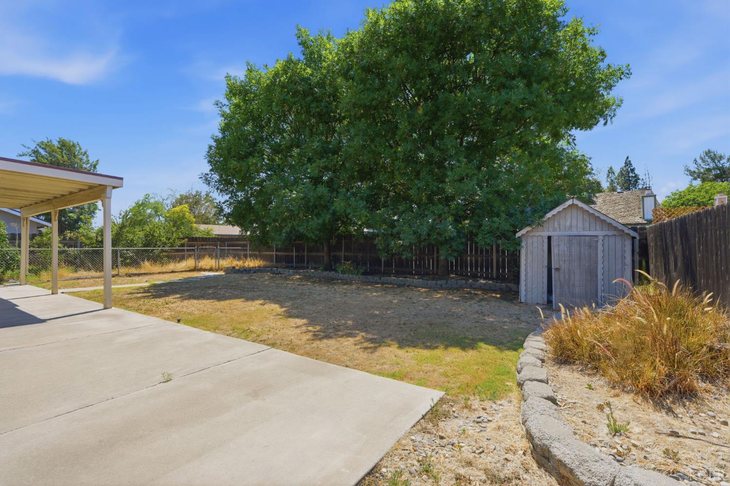 2246 Lemonwood Ct, Hanford, CA 93230