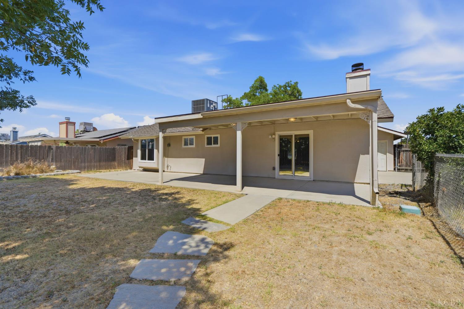 2246 Lemonwood Ct, Hanford, CA 93230