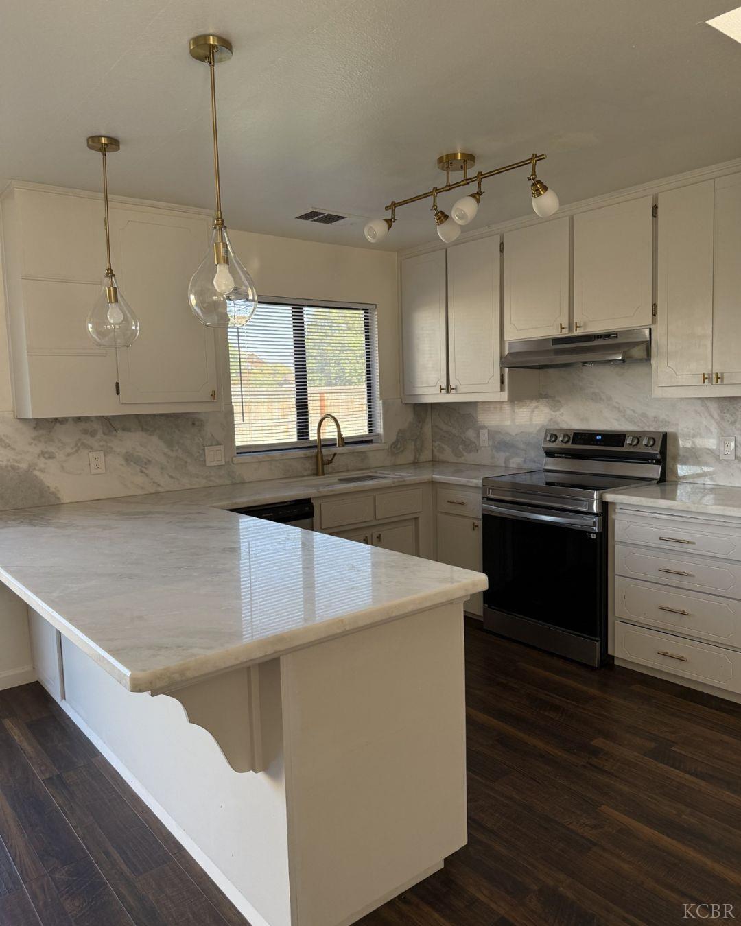 8775 Frontier St, Hanford, CA 93230