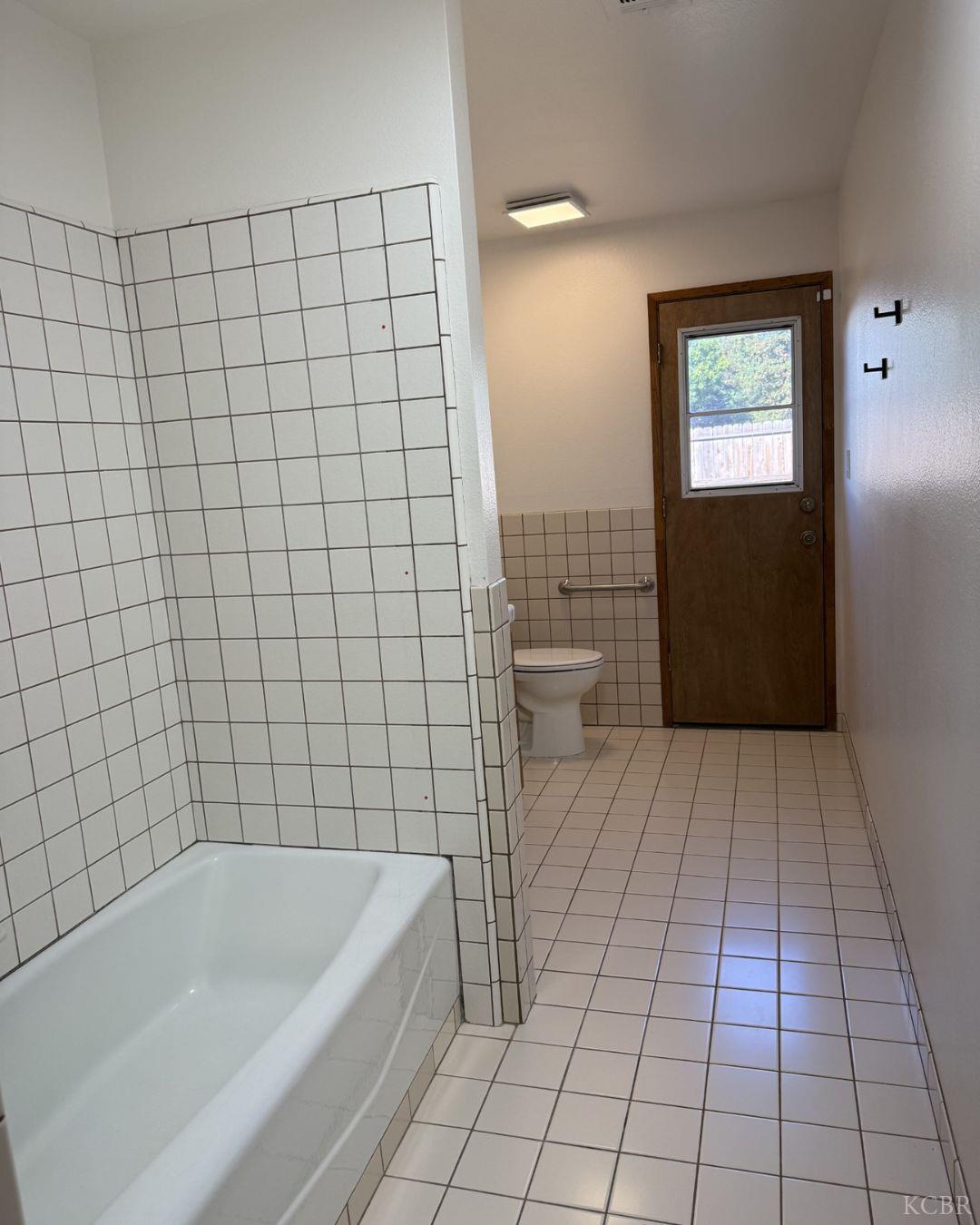 8775 Frontier St, Hanford, CA 93230