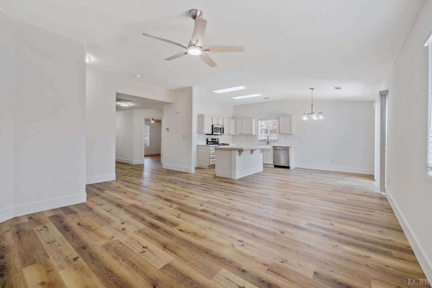 1882 Santa Maria Ave, Porterville, CA 93257