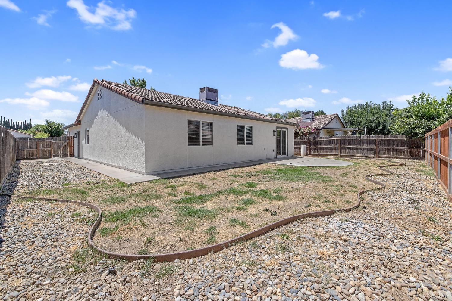 1882 Santa Maria Ave, Porterville, CA 93257