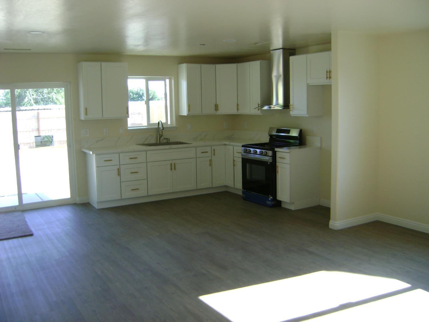 2615 Gable Ave, Corcoran, CA 93212