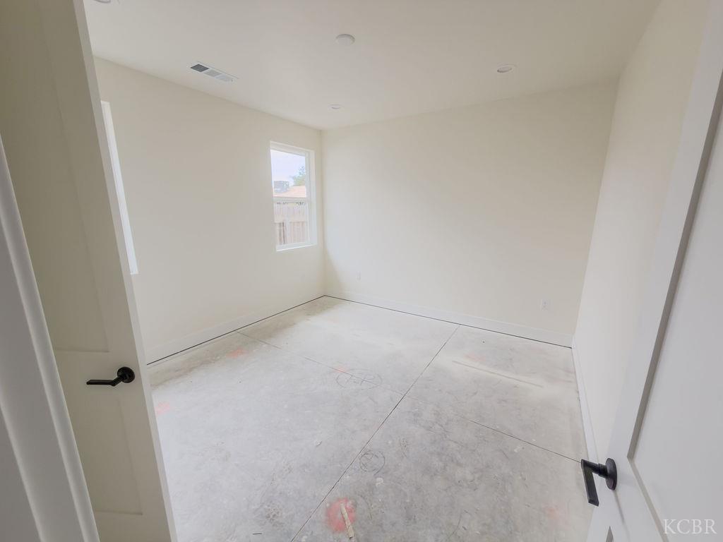 181 Grace Ct, Lemoore, CA 93245