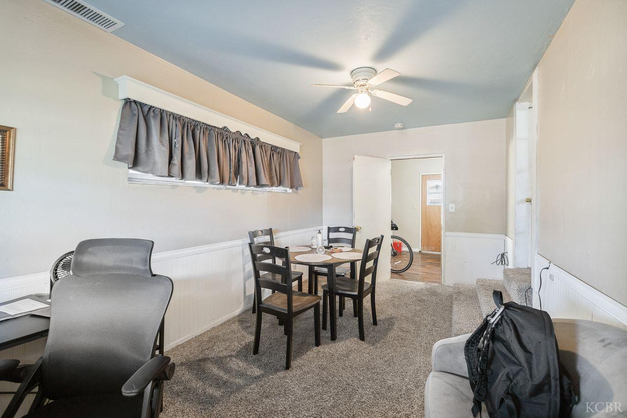 229 W Colonial Dr, Hanford, CA 93230