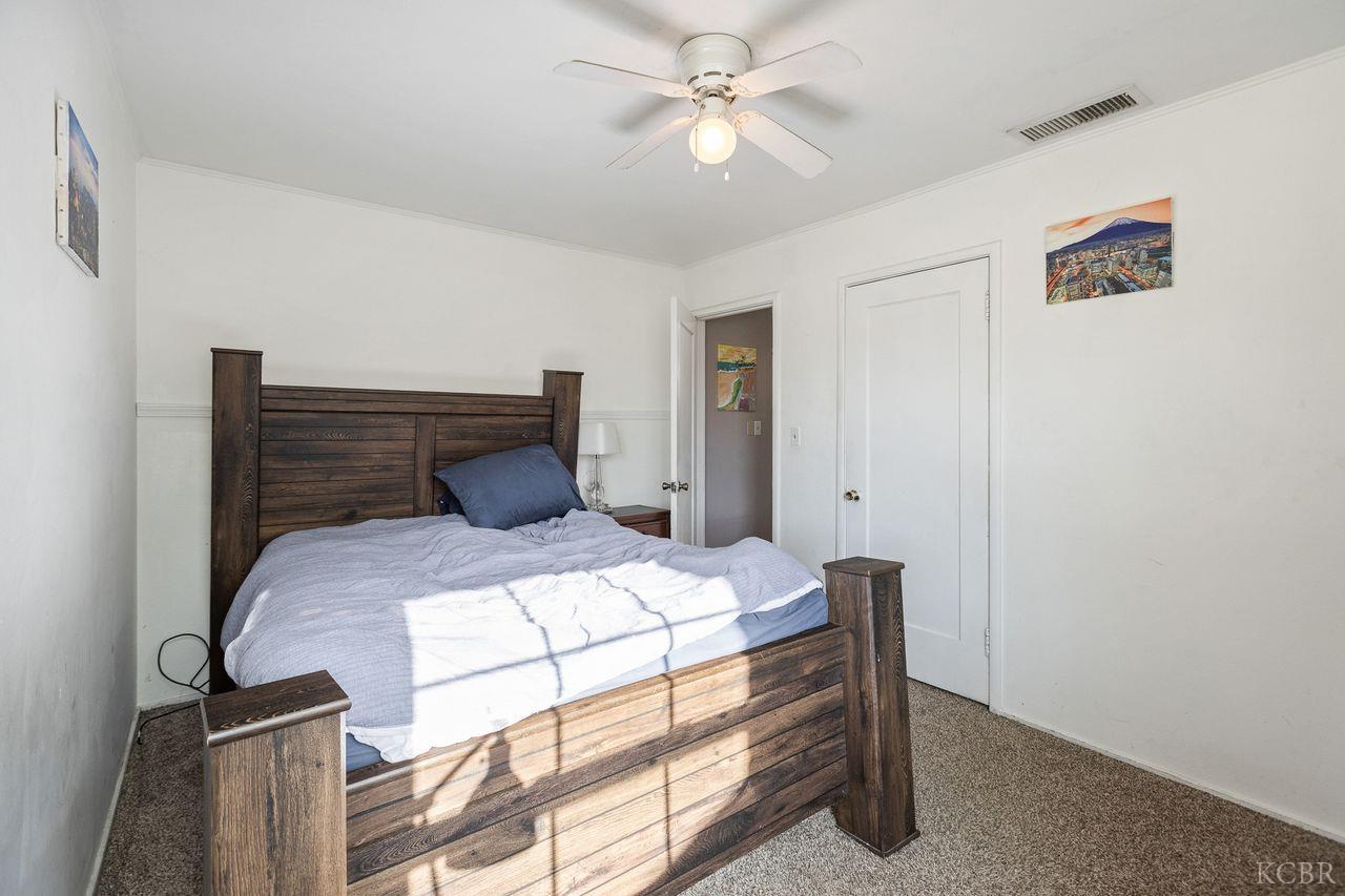 229 W Colonial Dr, Hanford, CA 93230