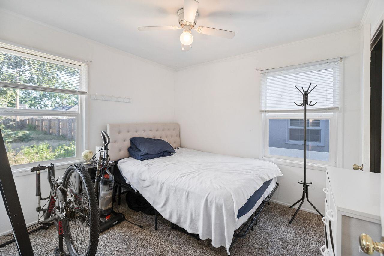 229 W Colonial Dr, Hanford, CA 93230