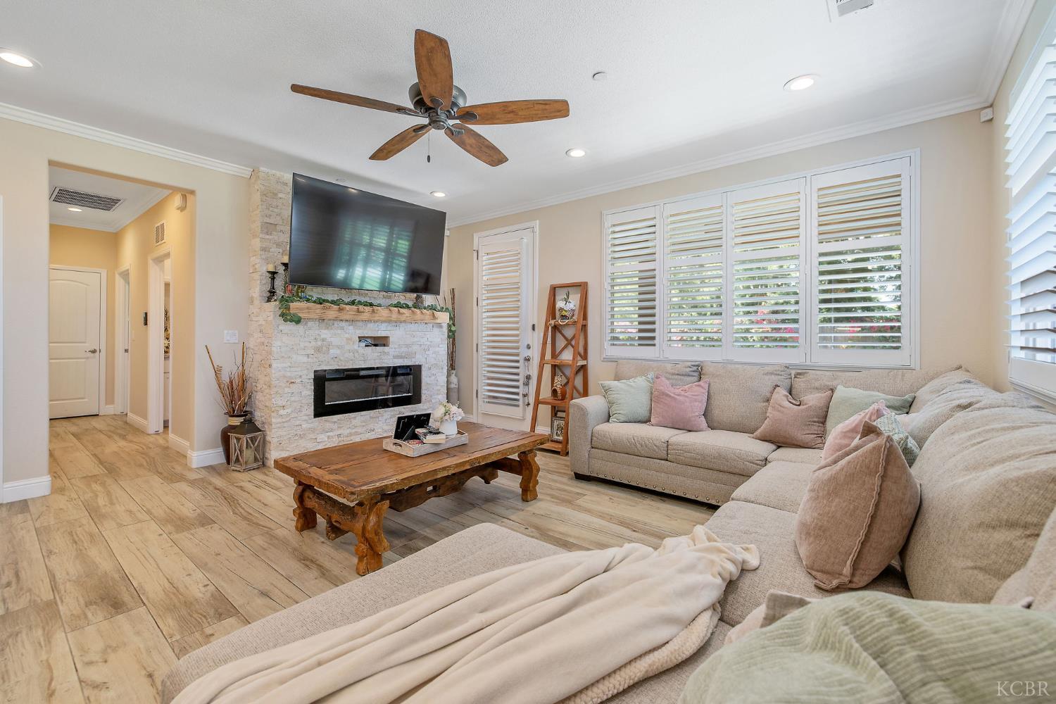 908 Tuscany Ct, Lemoore, CA 93245