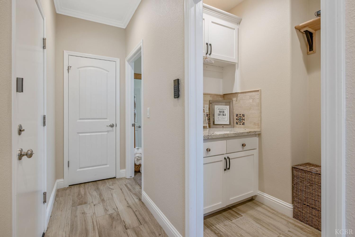 908 Tuscany Ct, Lemoore, CA 93245
