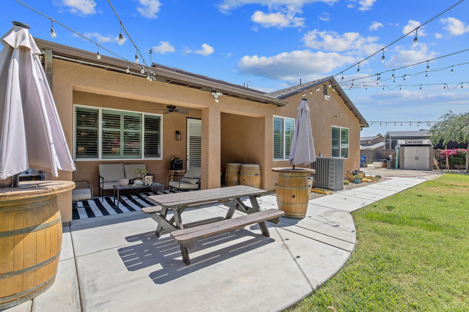 908 Tuscany Ct, Lemoore, CA 93245