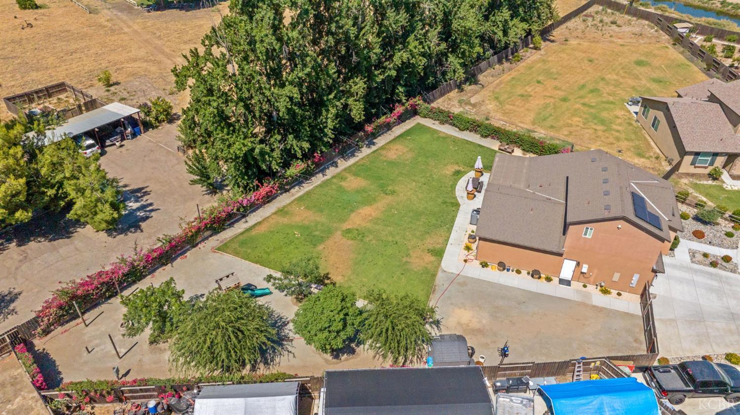 908 Tuscany Ct, Lemoore, CA 93245