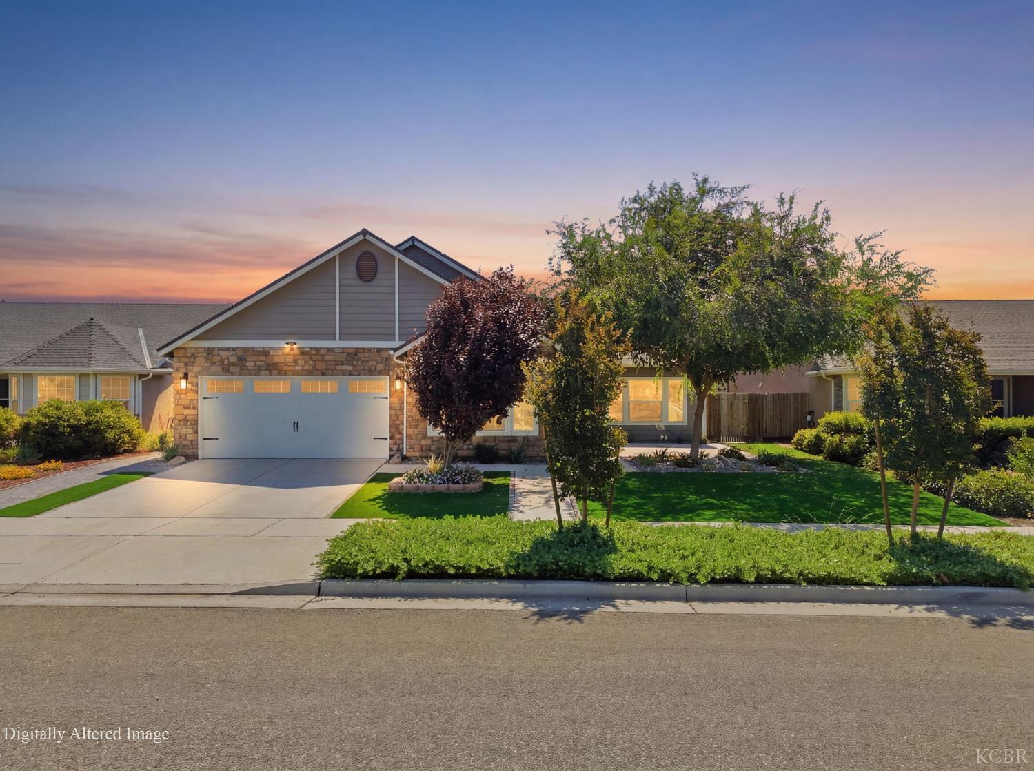 2025 Madeline Dr, Hanford, CA 93230