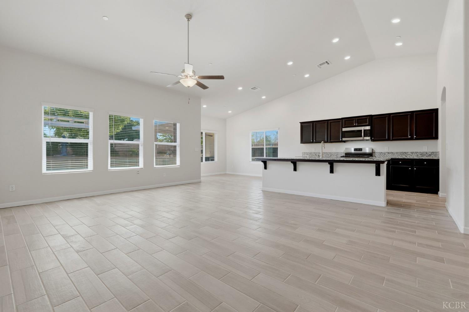 2025 Madeline Dr, Hanford, CA 93230