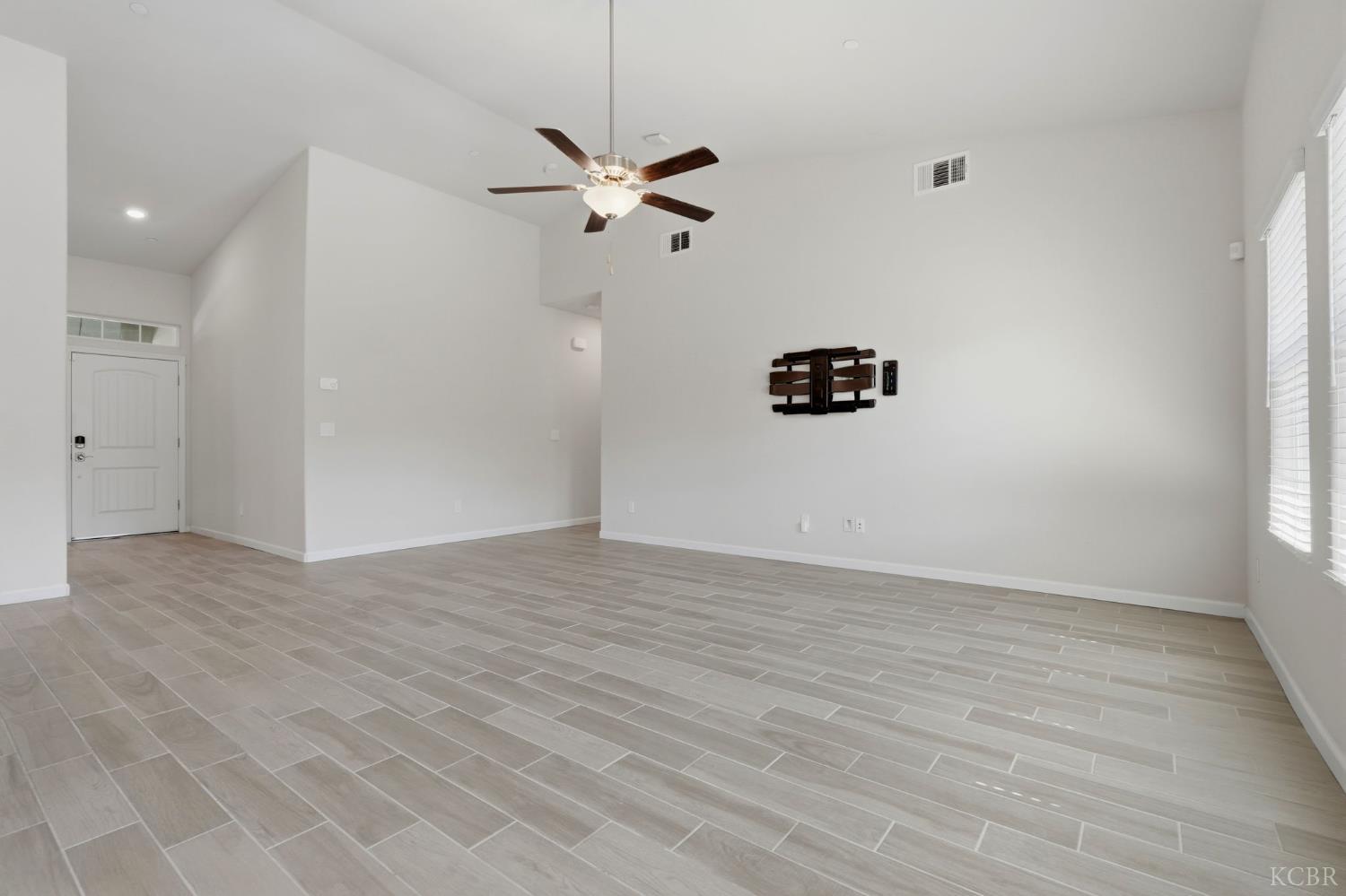 2025 Madeline Dr, Hanford, CA 93230
