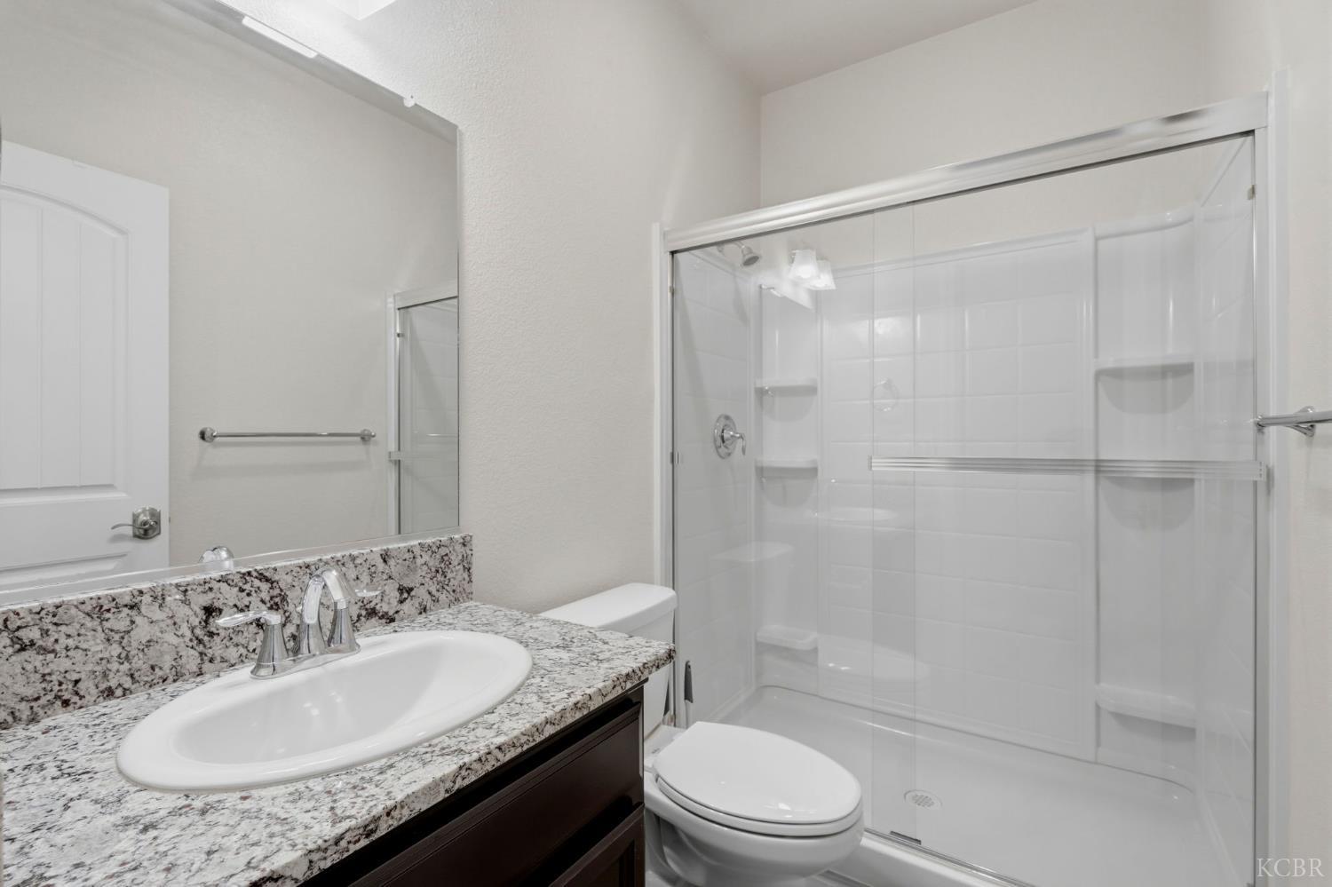2025 Madeline Dr, Hanford, CA 93230