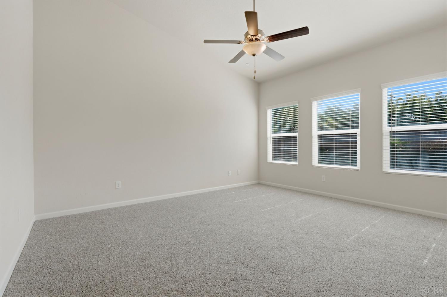 2025 Madeline Dr, Hanford, CA 93230