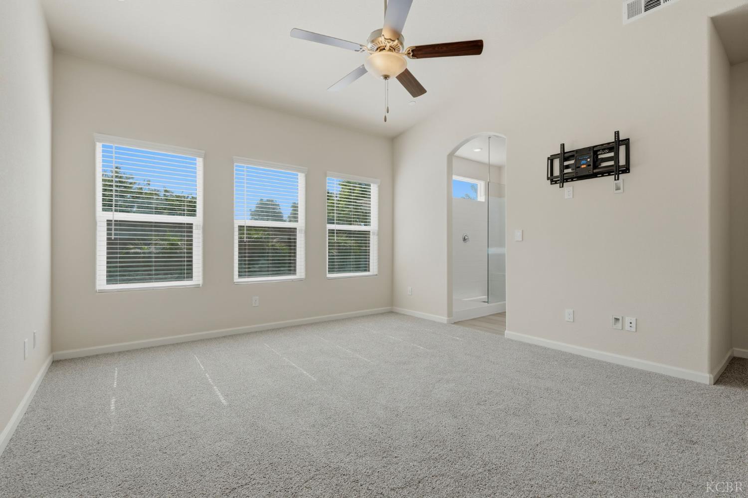 2025 Madeline Dr, Hanford, CA 93230