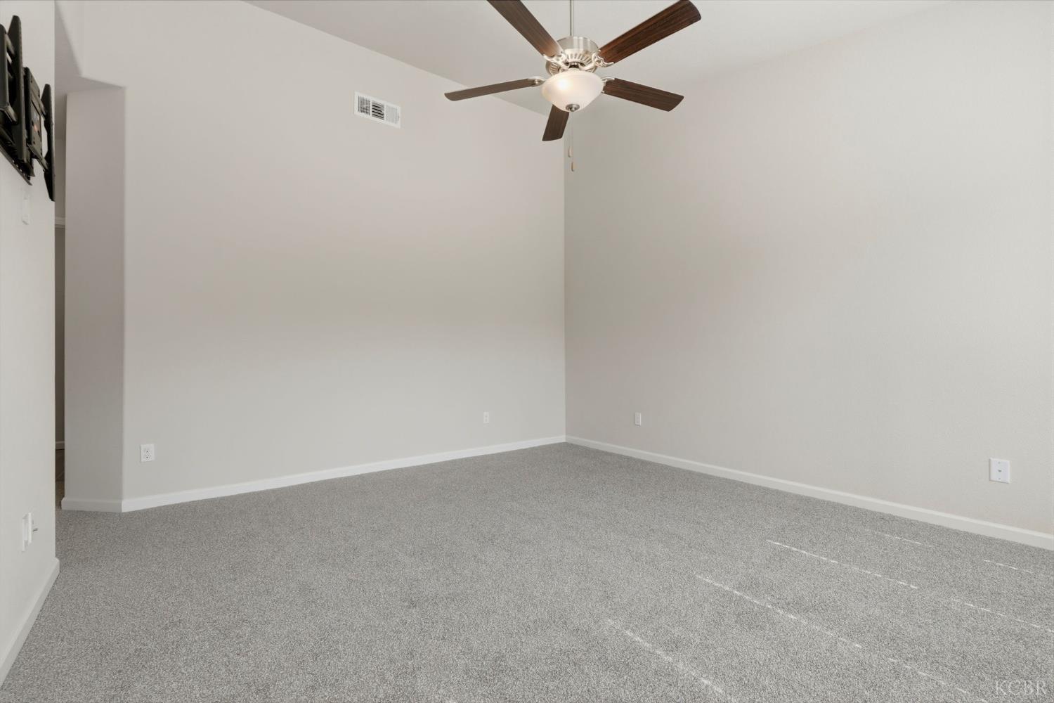 2025 Madeline Dr, Hanford, CA 93230