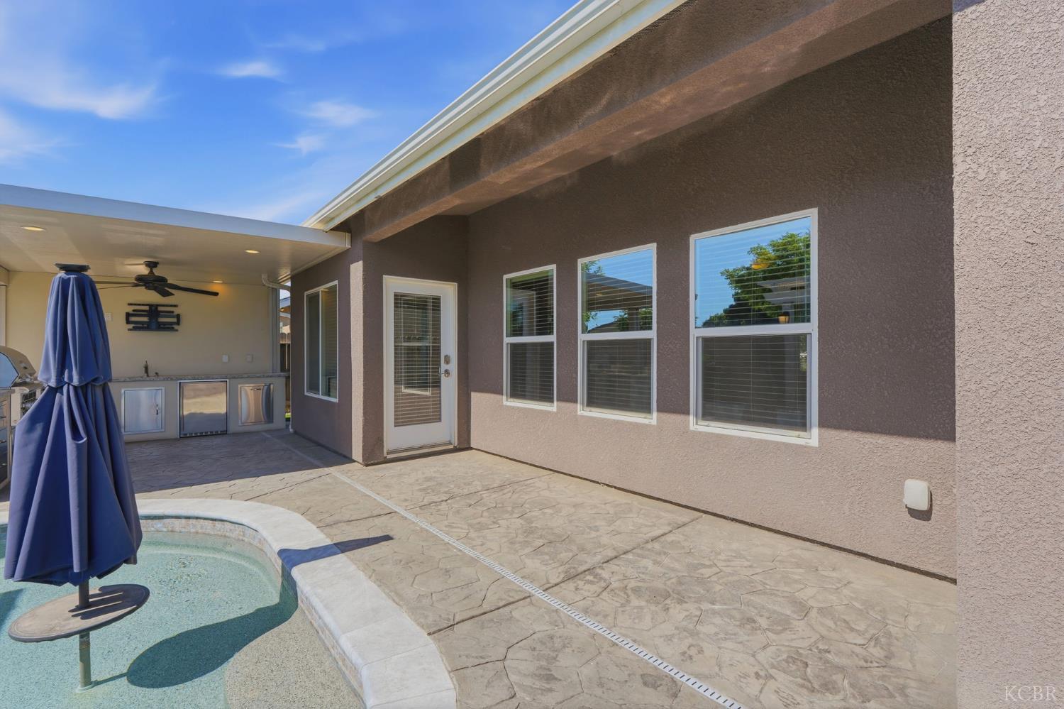 2025 Madeline Dr, Hanford, CA 93230