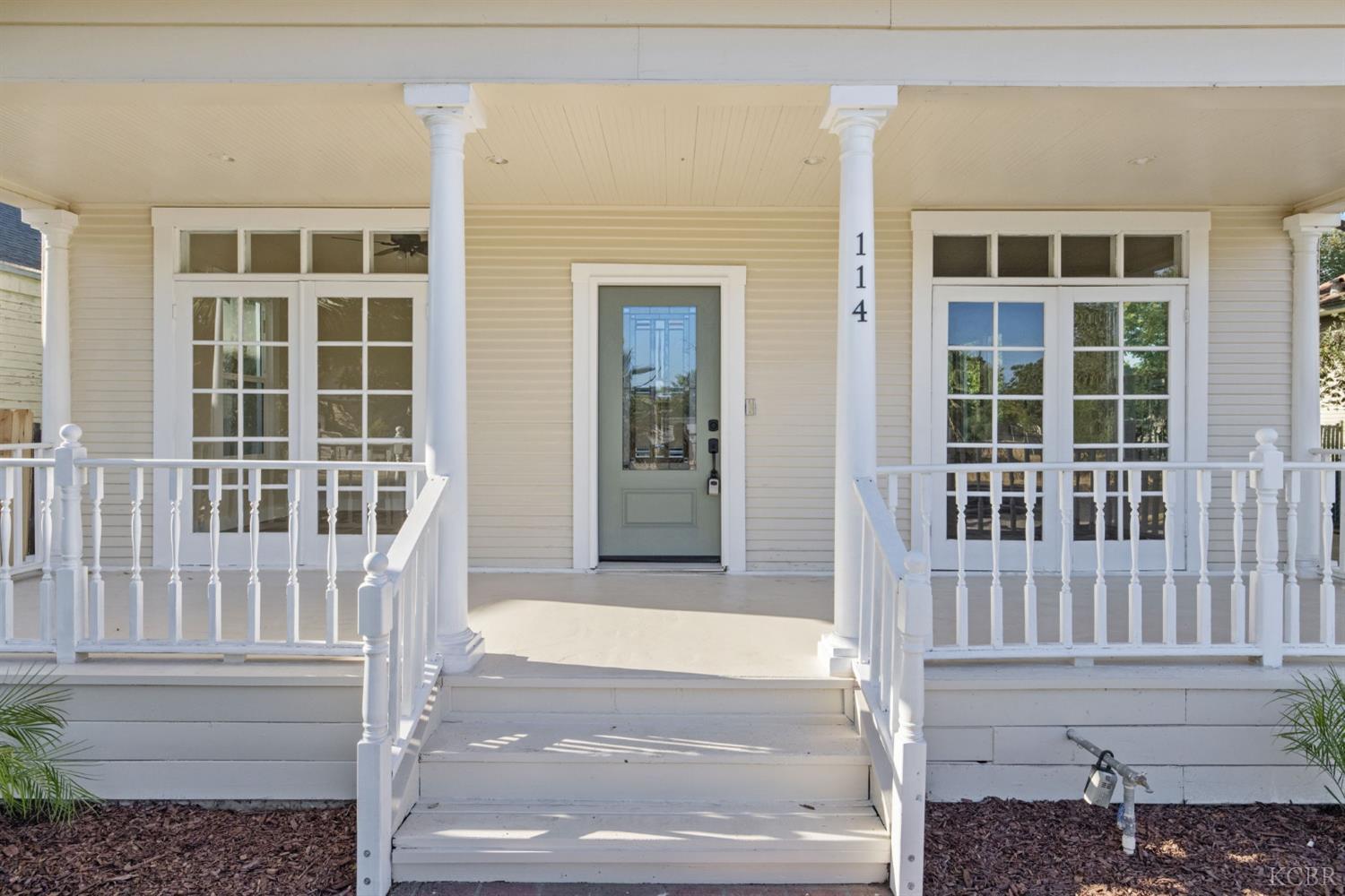 114 W Myrtle St, Hanford, CA 93230