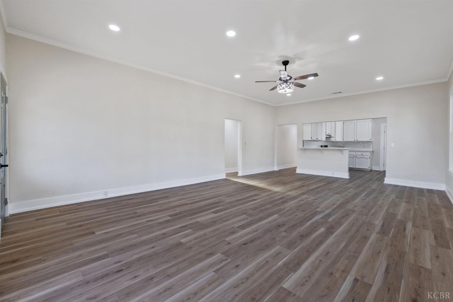 114 W Myrtle St, Hanford, CA 93230