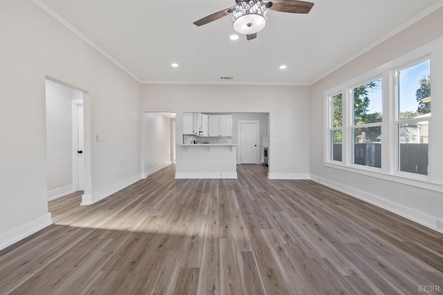 114 W Myrtle St, Hanford, CA 93230