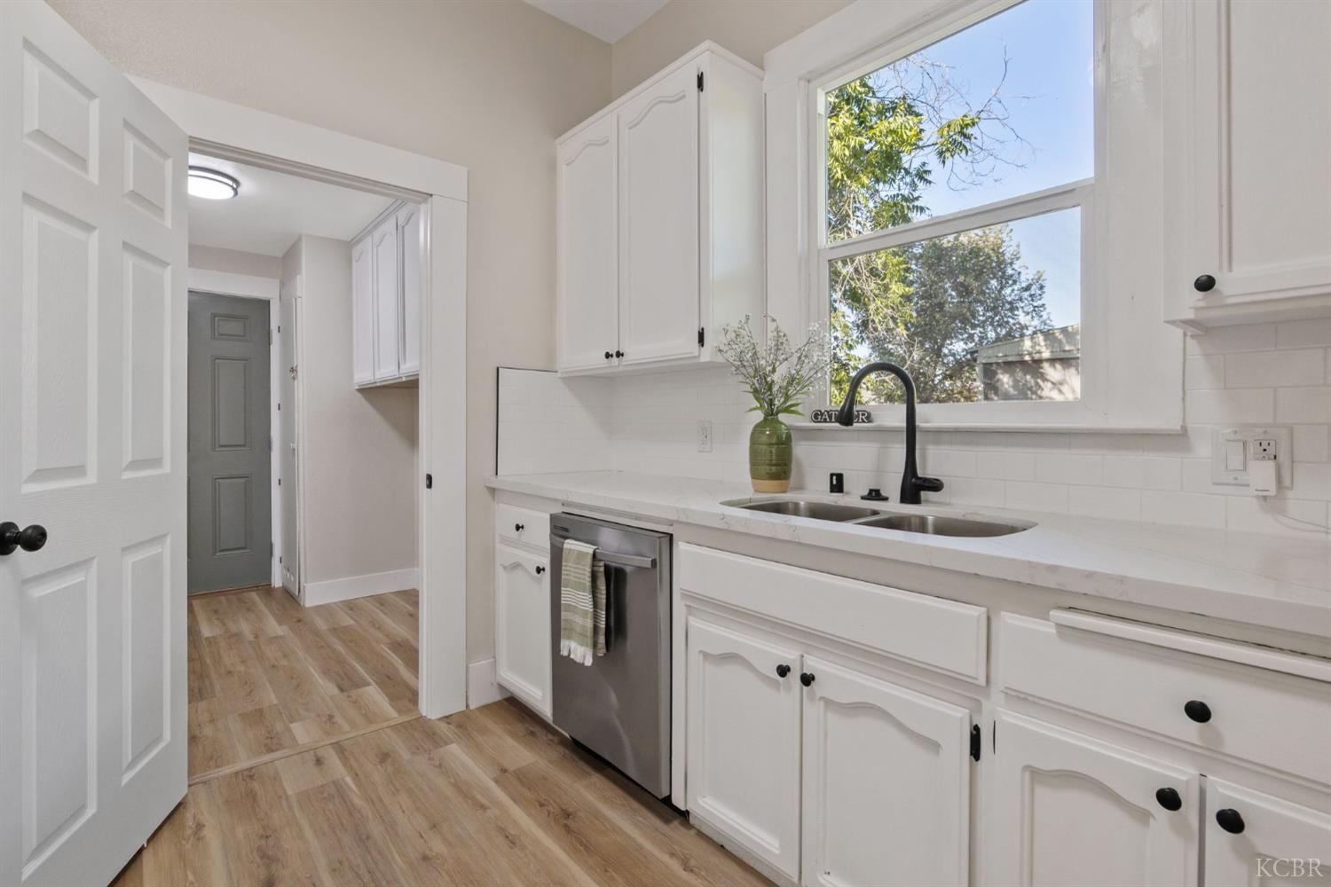 114 W Myrtle St, Hanford, CA 93230